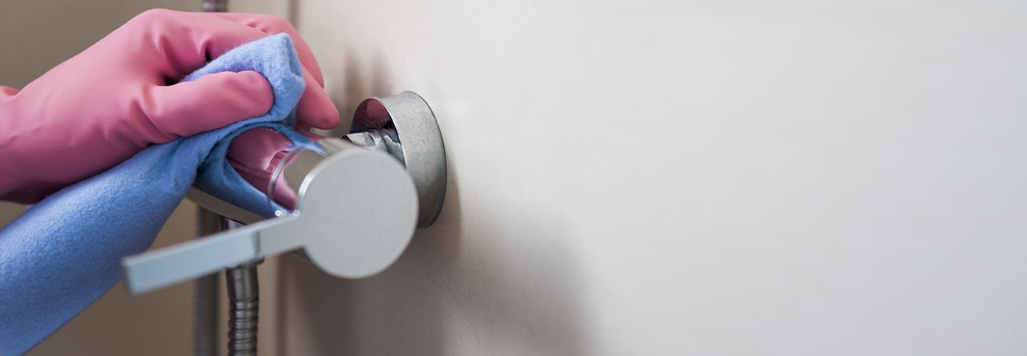 Hoe houd je jouw glazen douchedeur kalkvrij