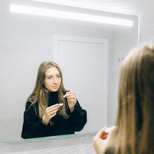 De badkamerspiegel waar op letten praktische adviezen