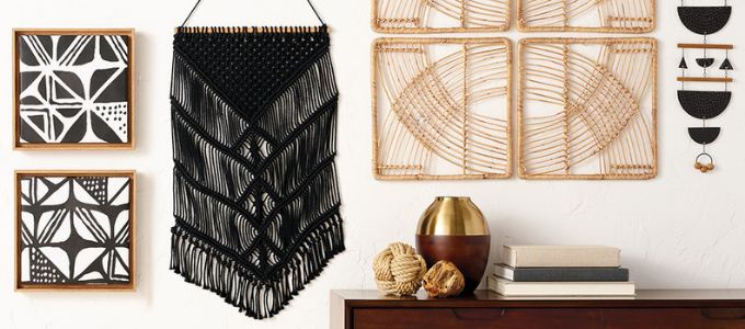 Macrame wanddecoratie in badkamer