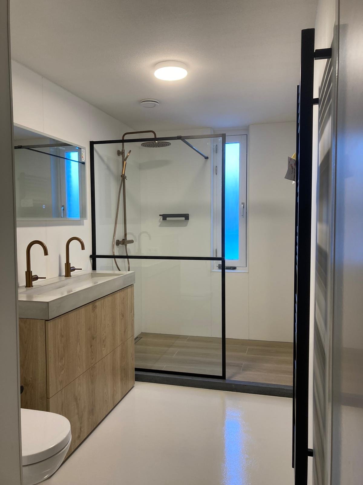 BRAUER Stripe hoge opbouw wastafelmengkraan met draaibare platte uitloop model A chroom