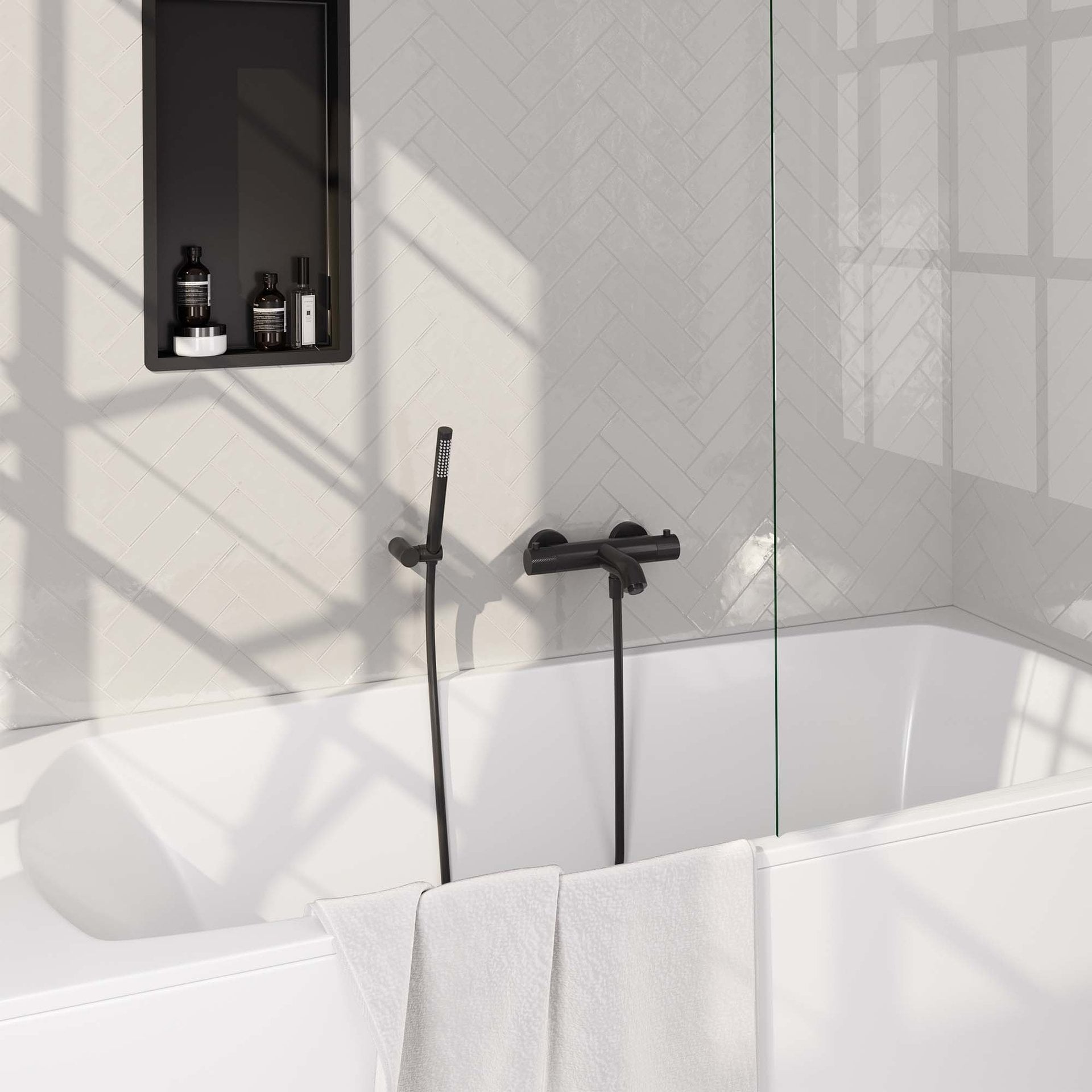 BRAUER Black Carving opbouw baddouche thermostaatkraan SET 03 met wandhouder en staaf handdouche en doucheslang mat zwart