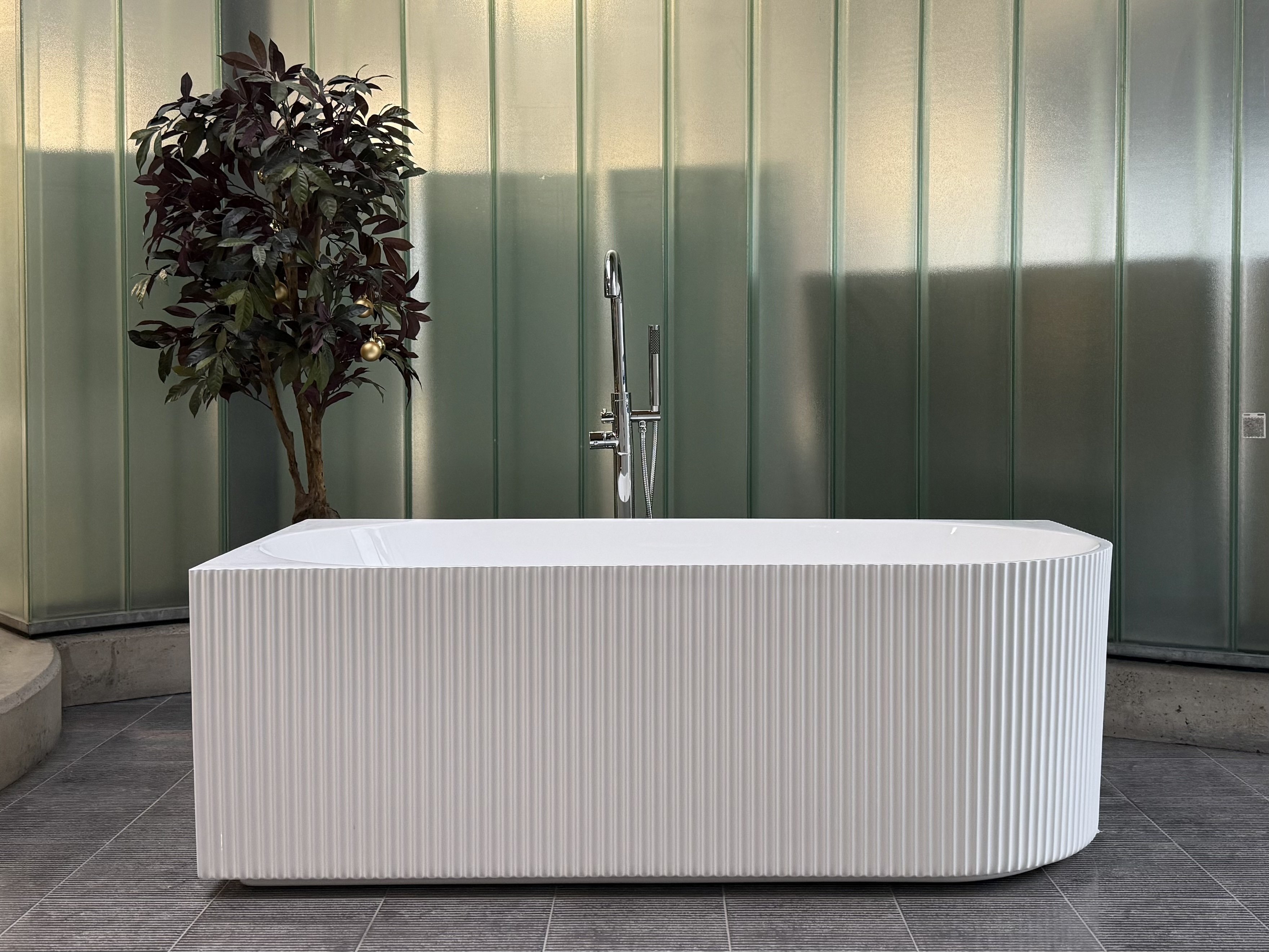 Ligbad / Hoekbad Jade - Half Vrijstaand Links Ribbel - 170x80x58 cm - Glasvezelversterkt Acryl - Glans Wit - Inclusief Waste en Overloop