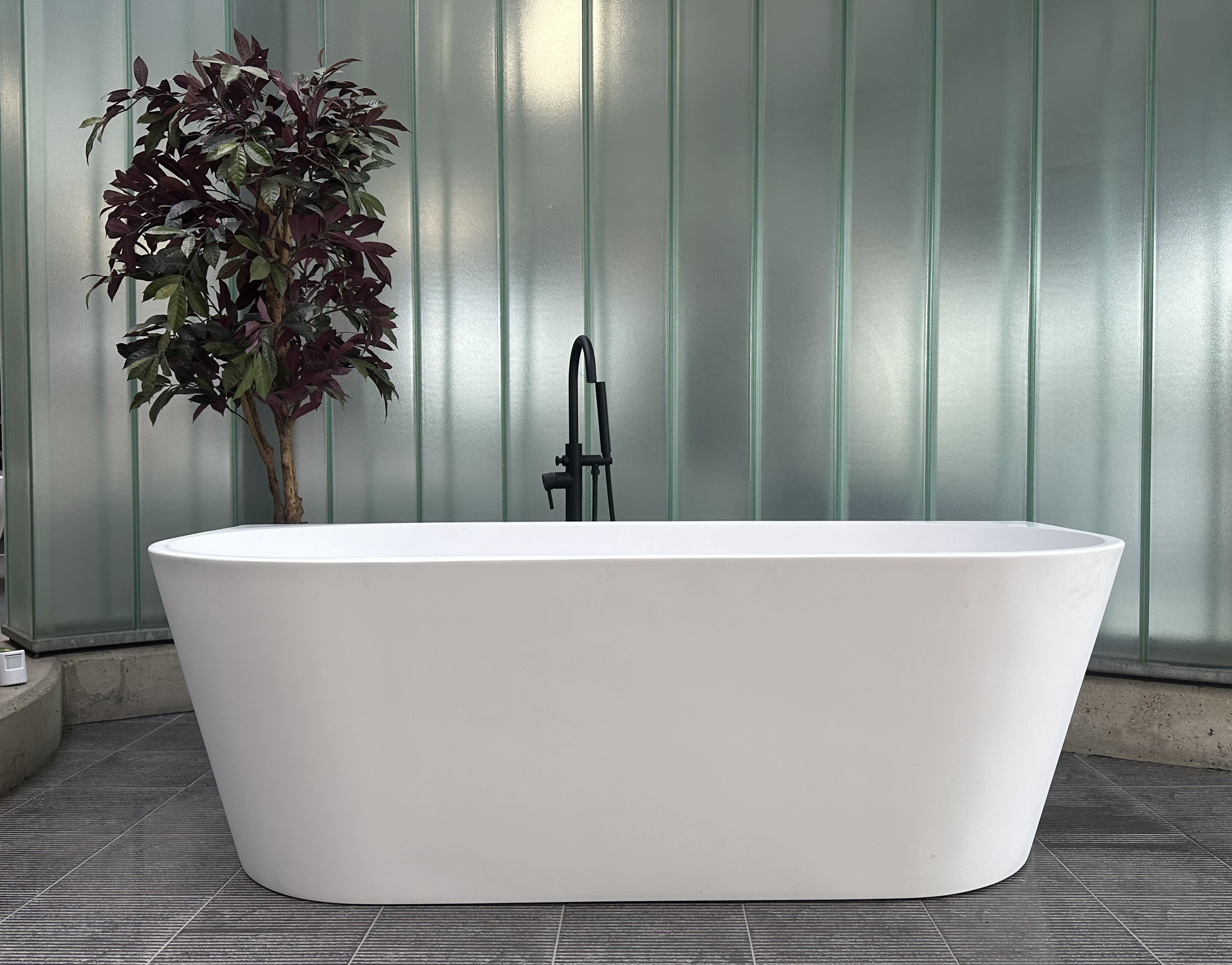 Ligbad Saar - Half Vrijstaand - 180x80x58 cm - Glasvezelversterkt Acryl - Mat Wit - Inclusief Waste en Overloop